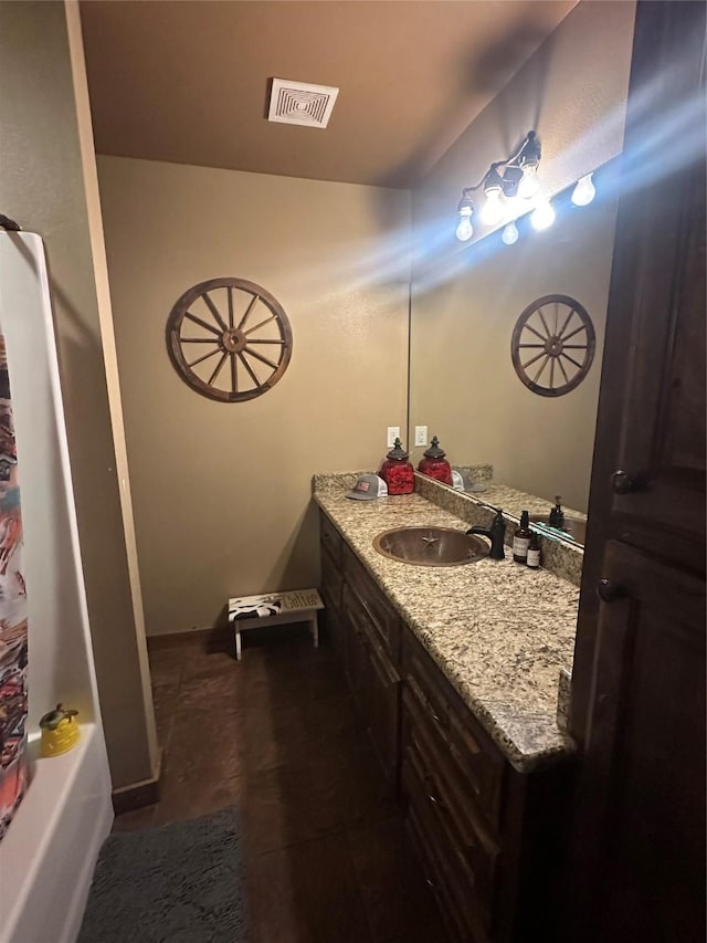 285 NE 5th St, Bogata, TX 75417 - bathroom with vanity