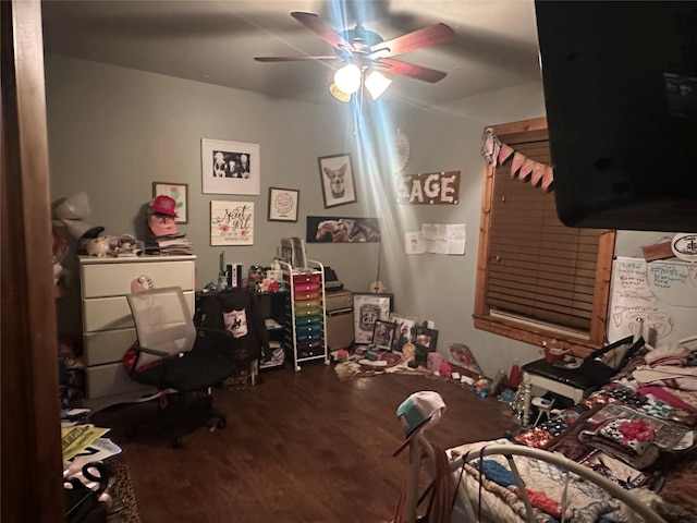 285 NE 5th St, Bogata, TX 75417 - rec room with wood finished floors and ceiling fan