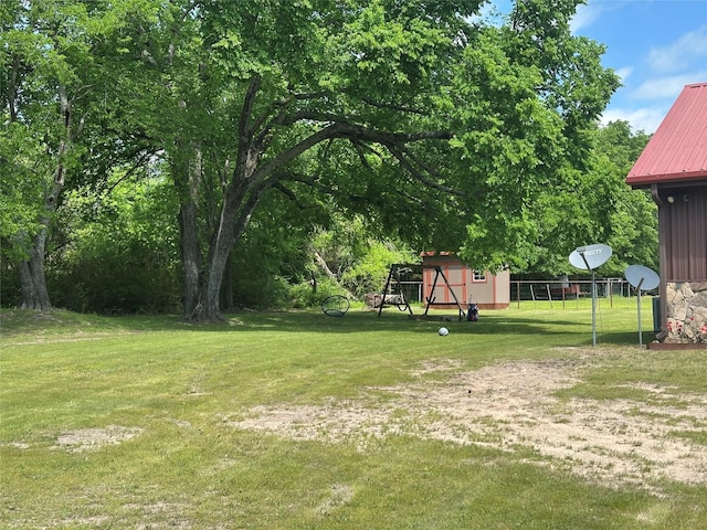 285 NE 5th St, Bogata, TX 75417 - view of yard