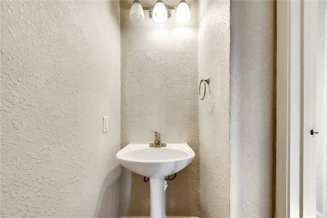 3610 Peakview Dr, Corinth, TX 76210 - bathroom with a textured wall