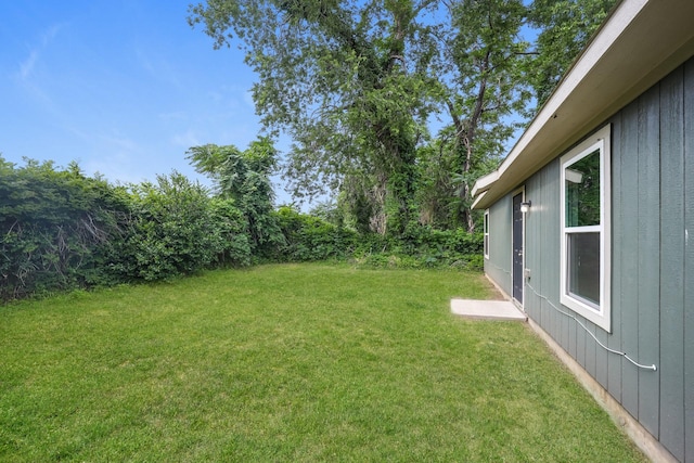 2829 Oakdale St, Dallas, TX 75215 - view of grassy yard