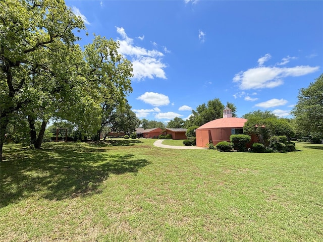 905 Bennett Dr, Bowie, TX 76230 - view of grassy yard