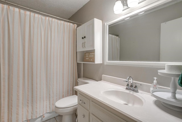 423 Parkview Dr, Burleson, TX 76028 - full bath featuring toilet, vanity, a textured ceiling, tile patterned flooring, and curtained shower