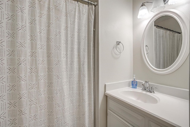 423 Parkview Dr, Burleson, TX 76028 - full bath featuring vanity and a shower with curtain