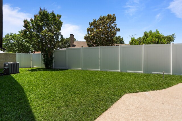 1617 Versailles Dr, Richardson, TX 75081 - view of yard with central AC unit