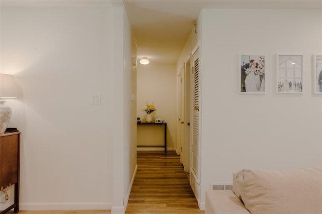 2712 Larkin Ave, Fort Worth, TX 76133 - hall featuring wood finished floors and baseboards