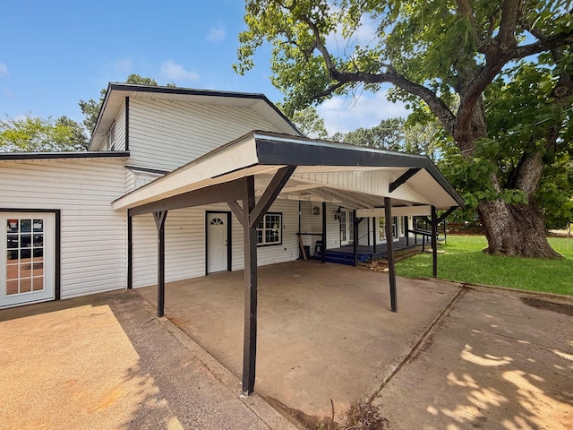 18023 Lakeview Blvd, Mabank, TX 75156 - view of front of house featuring a carport and concrete driveway