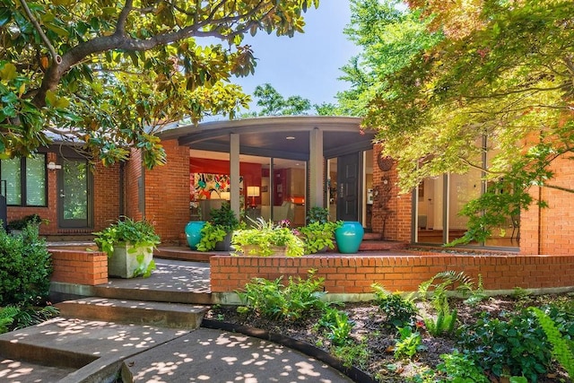 1624 Eastus Dr, Dallas, TX 75208 - view of covered porch