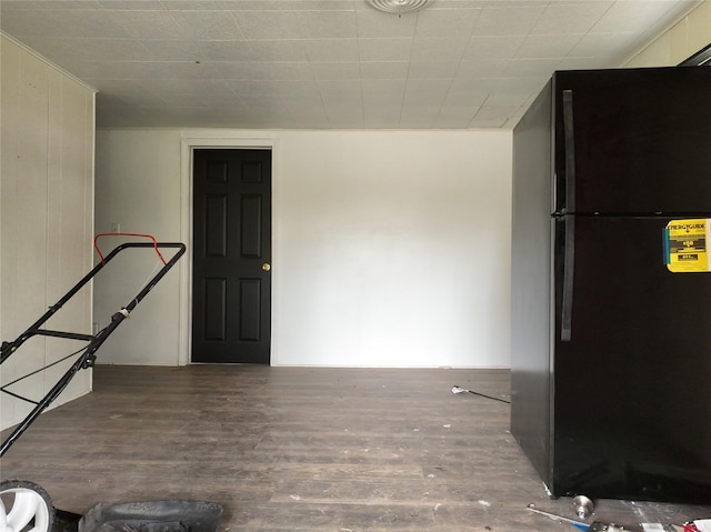 927 London St, Vernon, TX 76384 - interior space with wood finished floors