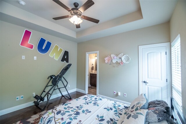 665 Amanda Lee, Combine, TX 75159 - bedroom featuring baseboards, connected bathroom, and a ceiling fan