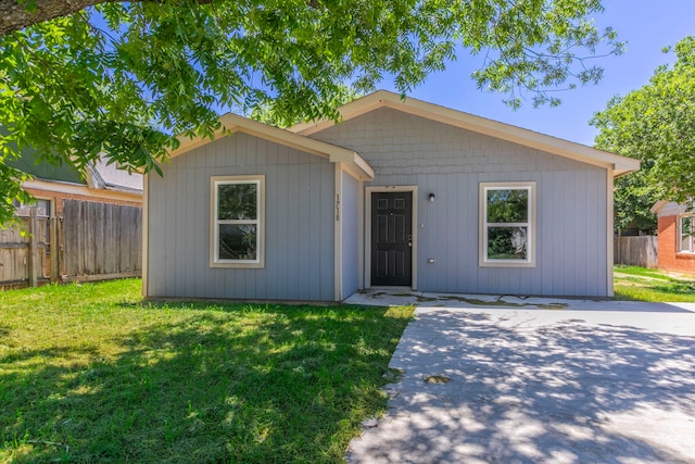 1718 Chestnut St, Abilene, TX 79602 - view of front of property with a patio