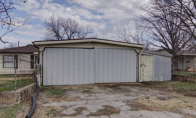 800 SE 16th St, Mineral Wells, TX 76067 - view of garage