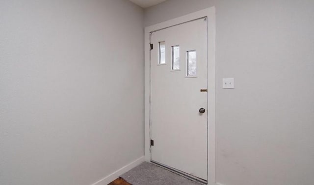 800 SE 16th St, Mineral Wells, TX 76067 - entrance foyer featuring baseboards