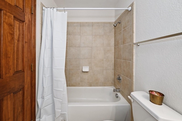11873 Lampwick Ln, Frisco, TX 75035 - full bath featuring shower / tub combo, toilet, and a textured wall