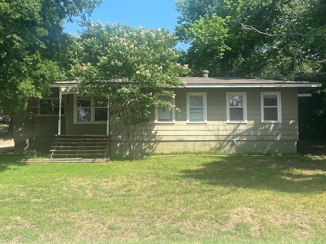 143 Brookshire Ave, Azle, TX 76020 - view of front facade featuring a front yard