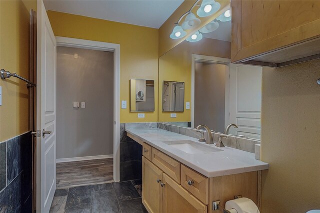 330 Las Colinas Blvd E Unit 920, Irving, TX 75039 - bathroom with vanity and baseboards