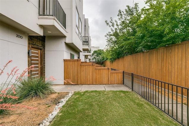 3816 Roseland Ave Unit C200, Dallas, TX 75204 - view of yard with a gate