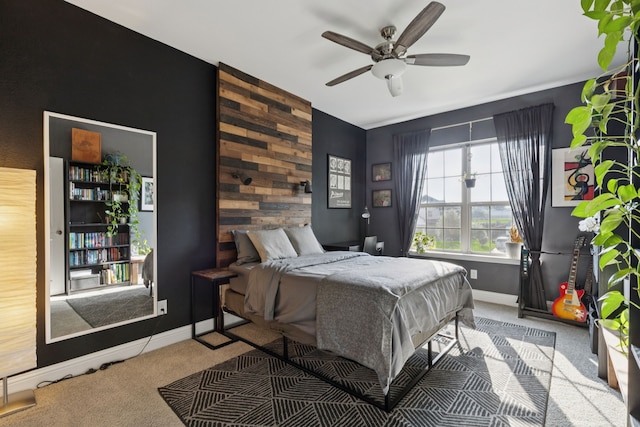 925 Glen Lake Dr, Southlake, TX 76092 - bedroom featuring carpet flooring, ceiling fan, and an accent wall