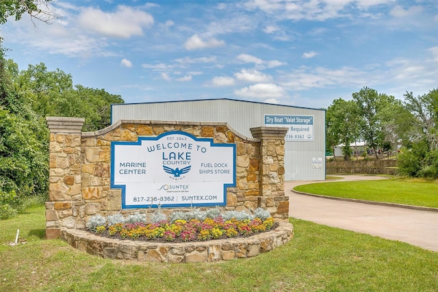 8921 Crest Ridge Dr, Fort Worth, TX 76179 - community / neighborhood sign with a yard