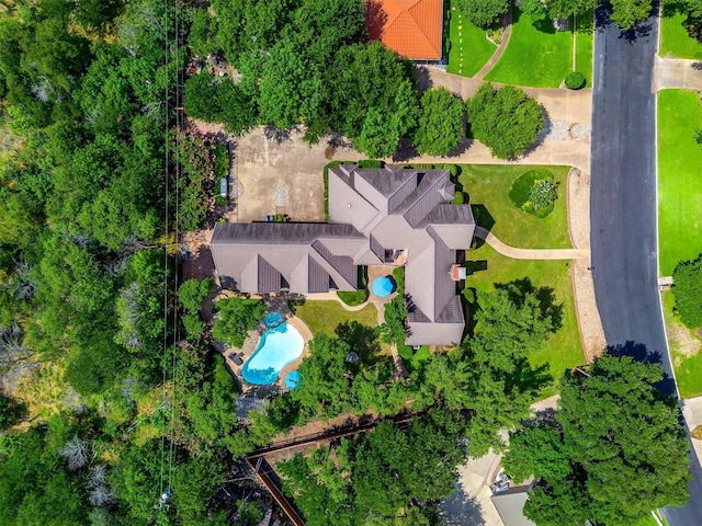 8921 Crest Ridge Dr, Fort Worth, TX 76179 - aerial view of a pool area