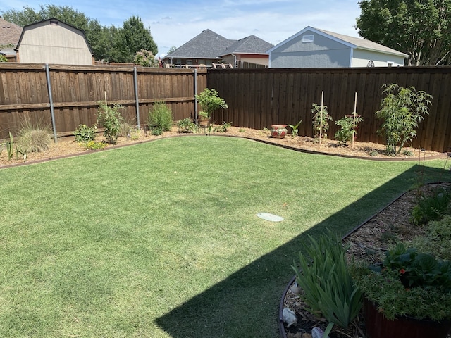 2900 Boyd St, Ennis, TX 75119 - view of yard