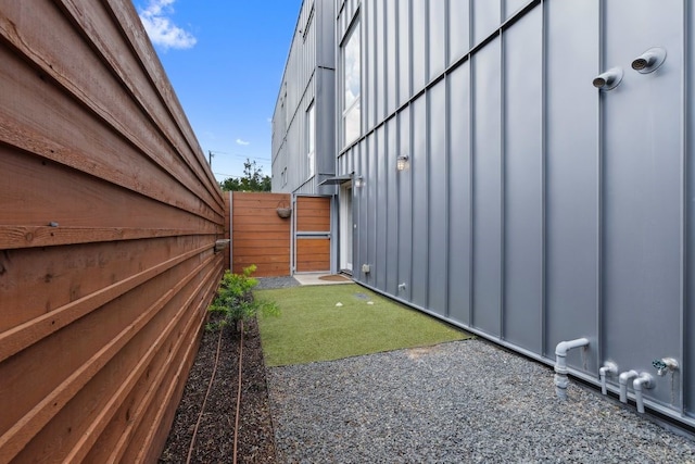 2706 Throckmorton St Unit C, Dallas, TX 75219 - view of yard