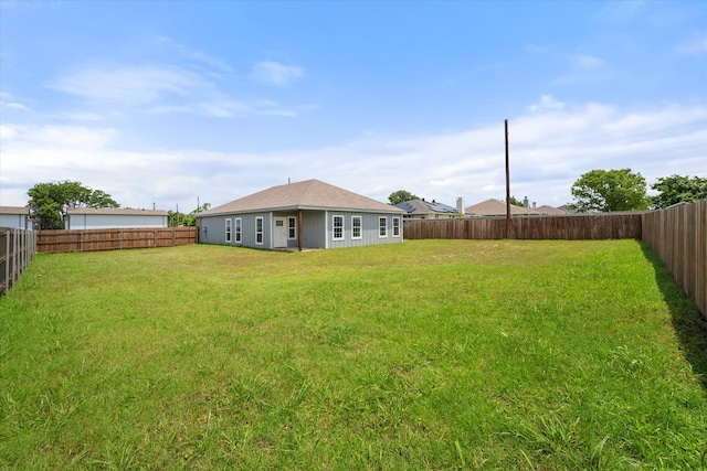3231 Hillsdale Ave, Corsicana, TX 75110 - view of yard