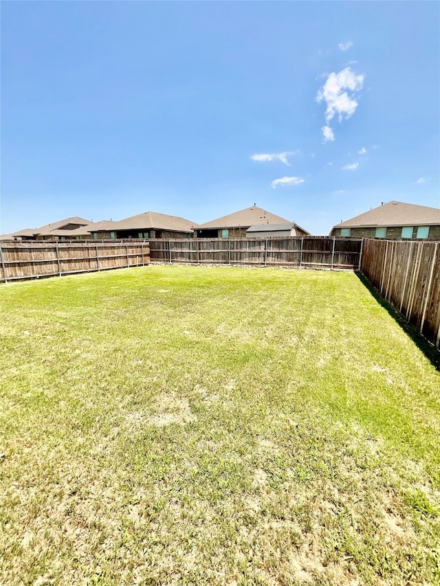 2518 Lavender Ln, Glenn Heights, TX 75154 - view of yard