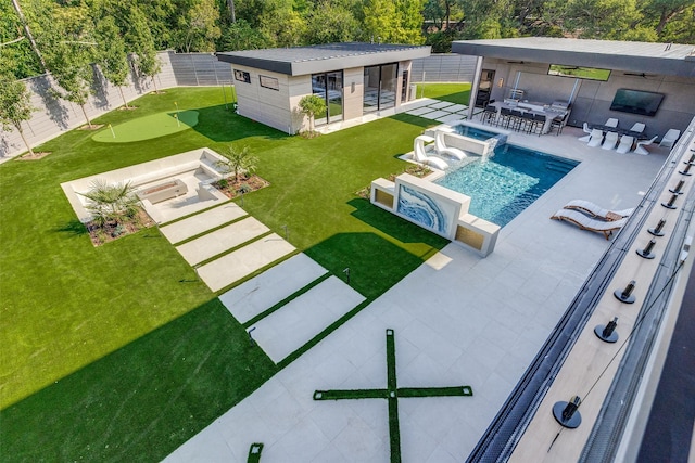 10846 Crooked Creek Ct, Dallas, TX 75229 - view of swimming pool featuring a putting green, an outdoor structure, a patio area, and a pool with connected hot tub