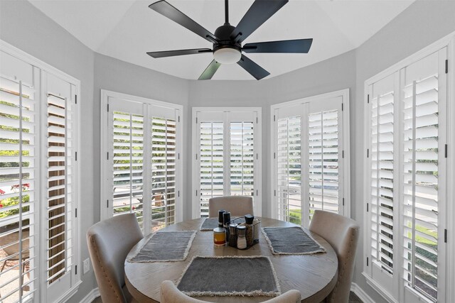 3512 Ridglea Country Club Dr, Fort Worth, TX 76116 - dining room with ceiling fan