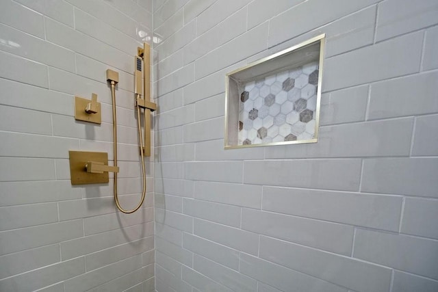 4709 Albermarle Dr, Fort Worth, TX 76132 - bathroom featuring tiled shower