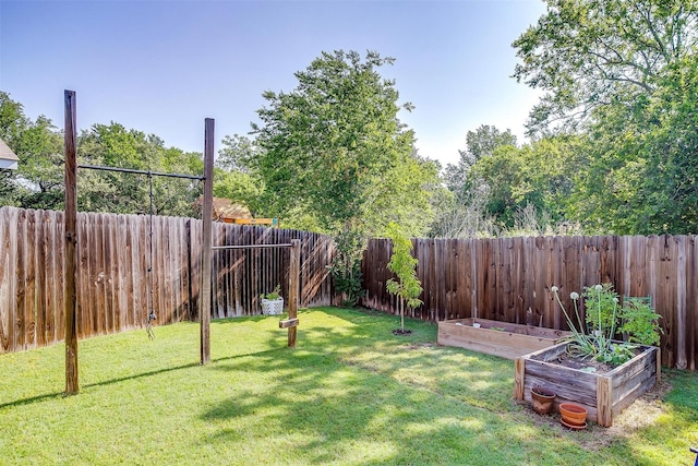 320 Westgate Dr, Aledo, TX 76008 - view of yard featuring a garden