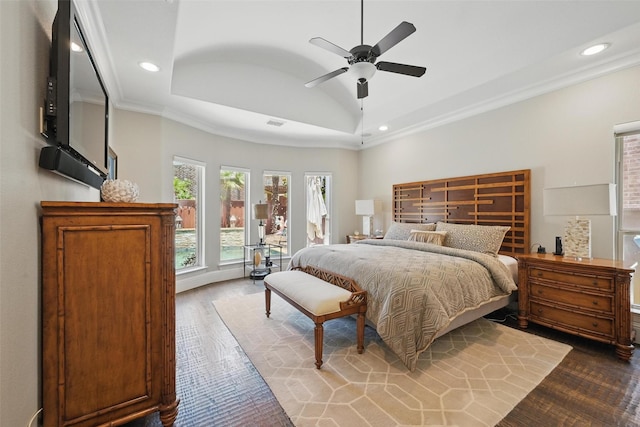 415 Fountainview Dr, Irving, TX 75039 - bedroom with crown molding, lofted ceiling, wood finished floors, recessed lighting, and a ceiling fan