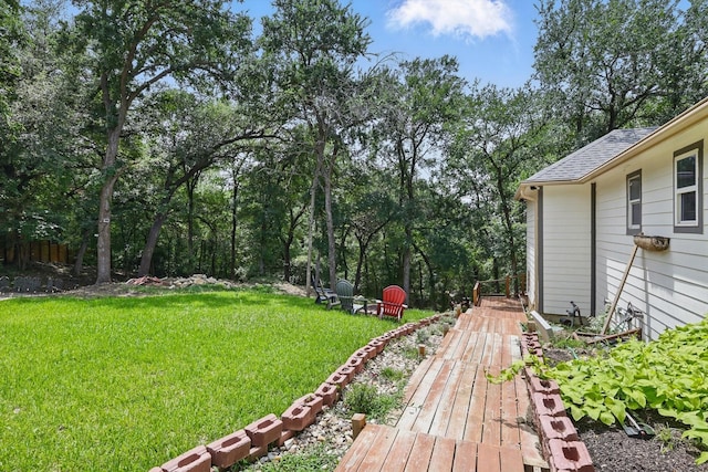 1520 Oakhurst Scenic Dr, Fort Worth, TX 76111 - view of grassy yard