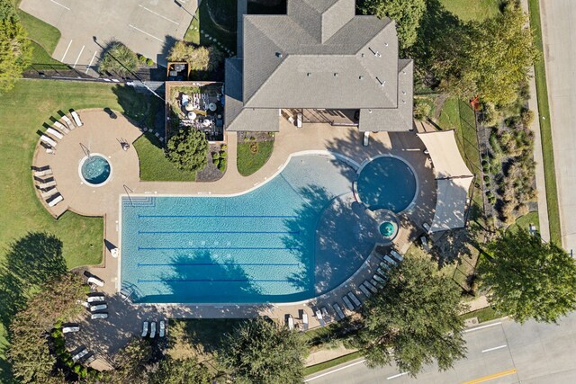2748 Thorncreek Ln, Fort Worth, TX 76177 - aerial view of a pool