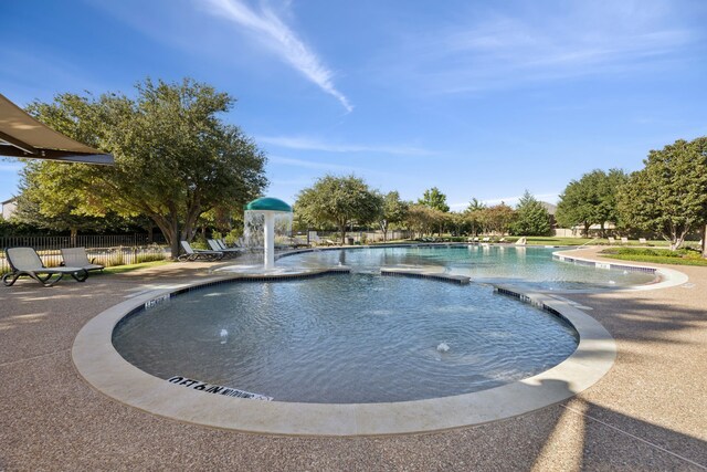 2748 Thorncreek Ln, Fort Worth, TX 76177 - community pool with a patio area
