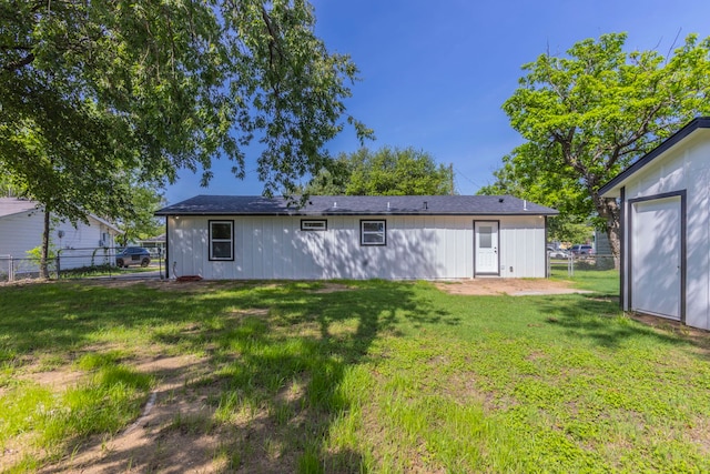 112 S Lakeview Dr, Lacy Lakeview, TX 76705 - view of rear view of house