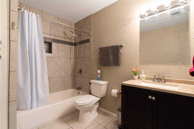 521 Brookview Dr, Hurst, TX 76054 - washroom featuring washing machine and dryer, carpet floors, baseboards, and a textured wall