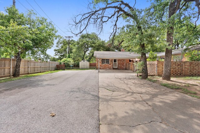 521 Brookview Dr, Hurst, TX 76054 - view of yard