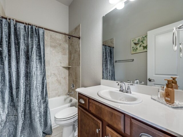 720 Lawndale St, Celina, TX 75009 - bedroom featuring vaulted ceiling, carpet floors, baseboards, and a ceiling fan
