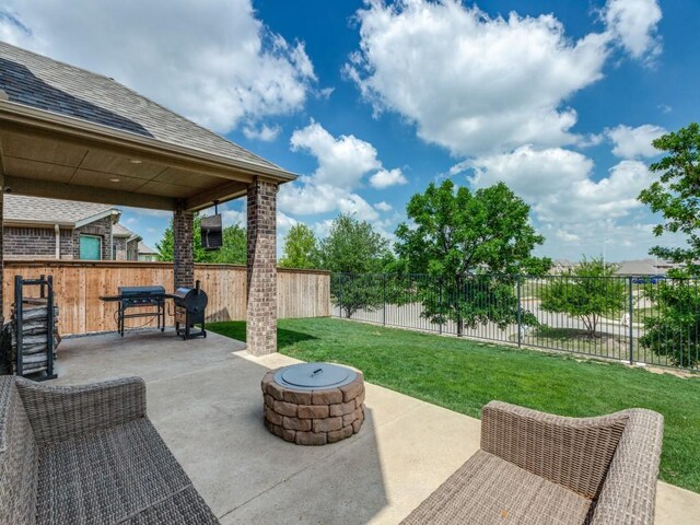 720 Lawndale St, Celina, TX 75009 - carpeted bedroom featuring baseboards, lofted ceiling, and a ceiling fan