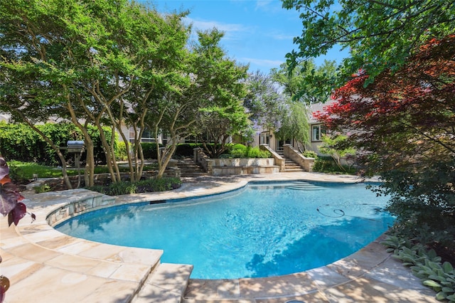 6015 Meadowcreek Dr, Dallas, TX 75248 - outdoor pool with stairs