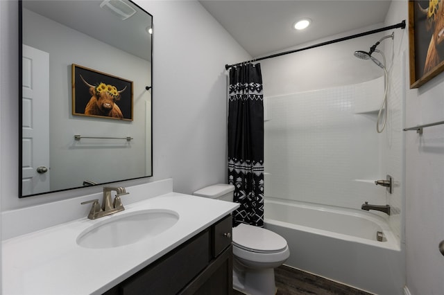 110 Thode St, Whitesboro, TX 76273 - bathroom with toilet, vanity, wood finished floors, shower / tub combo with curtain, and recessed lighting
