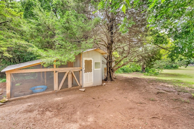 2310 N Walnut Grove Rd, Midlothian, TX 76065 - view of poultry coop