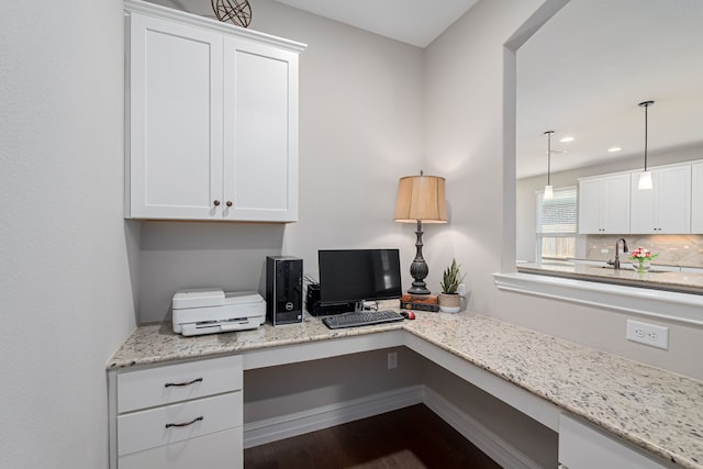 1205 Glacier Ct, Celina, TX 75009 - office area with built in desk, dark wood-style floors, a sink, and recessed lighting