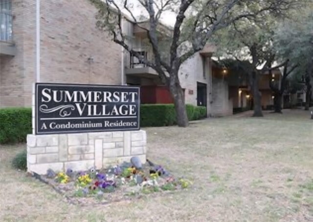 5924 Birchbrook Dr Unit 121, Dallas, TX 75206 - view of community sign