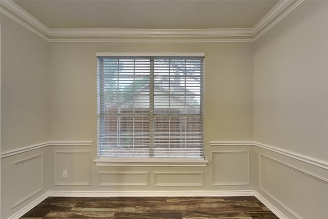 1701 Shiprock Dr, Plano, TX 75025 - detailed view of wood finished floors, crown molding, wainscoting, and a decorative wall