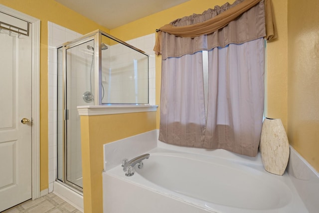 419 NW Murphy Rd, Burleson, TX 76028 - full bath with a garden tub and a shower stall