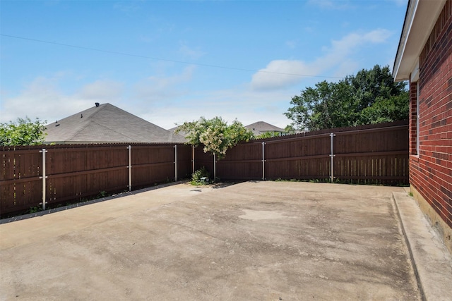 8109 Dripping Springs Dr, Fort Worth, TX 76134 - fenced backyard featuring a patio