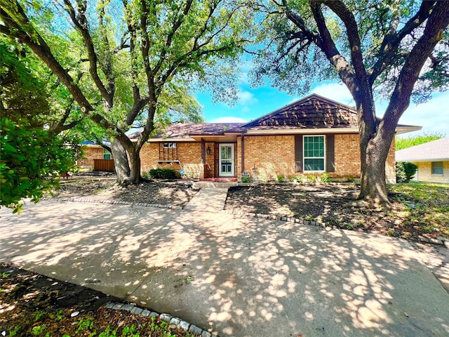 404 Westway Dr, Rockwall, TX 75087 - ranch-style home with brick siding